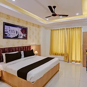 Prime Plaza Tark Delhi Airport Hotel